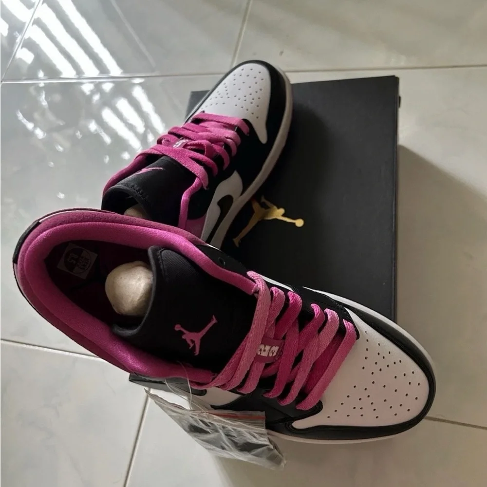 Deadstock Authentic with OG Box Air Jordan 1 SE Men’s Black/Fuchisa 8.5 - Picture 7 of 8